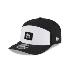 New York Yankees 2026 Clubhouse Black & White Split Panel 9SEVENTY Stretch-Snap Hat